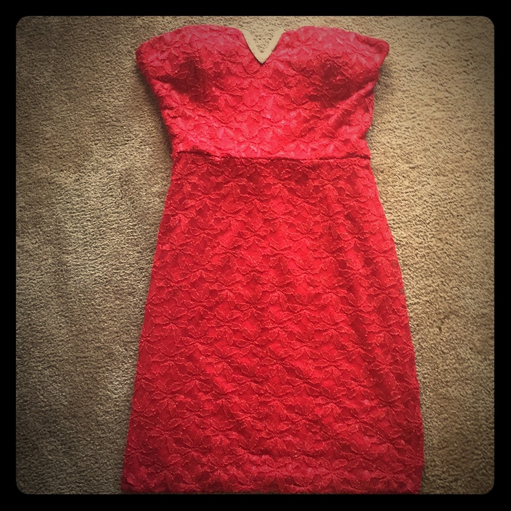 I’m selling a homecoming dress. Only worn once.